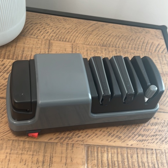 Electric Knife Sharpener- 4 in 1 Electric Knife Sharpeners - Picture 8 of 9